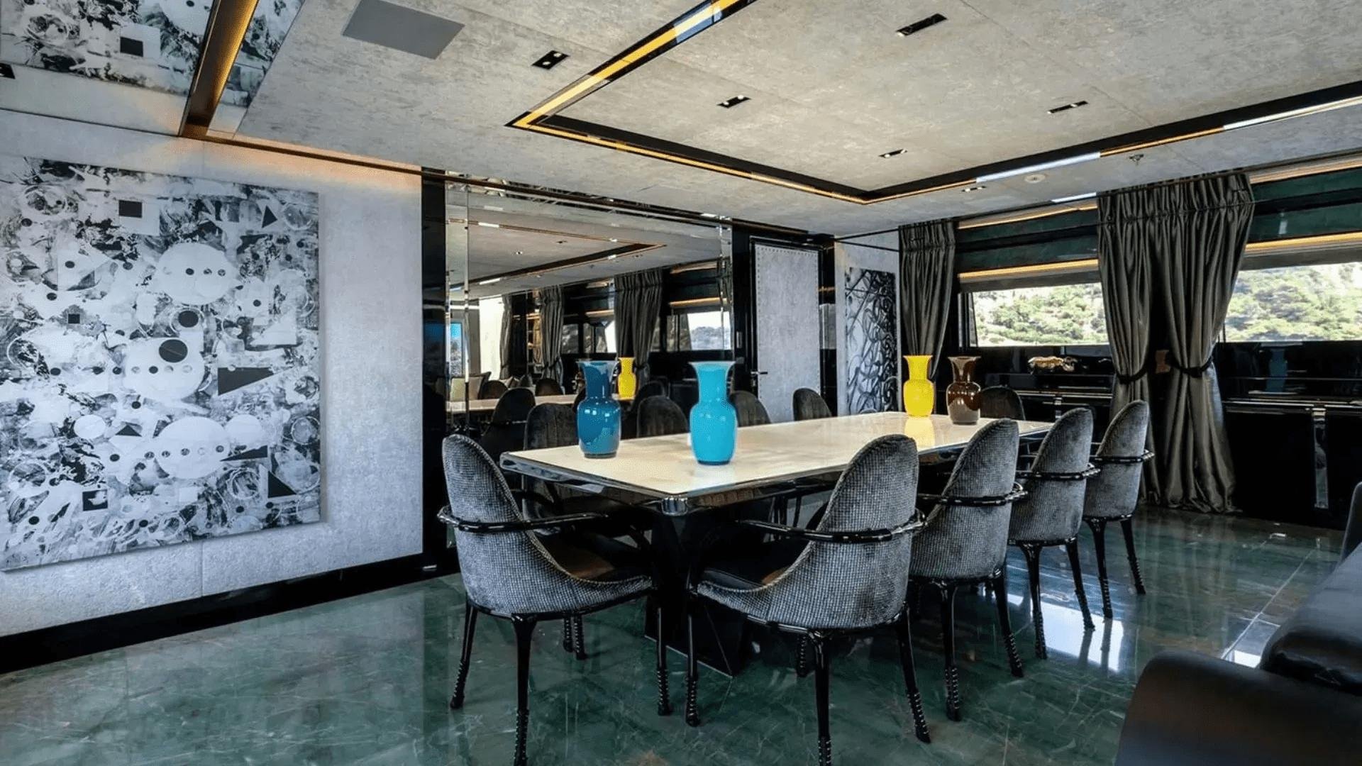 SARASTAR Interior