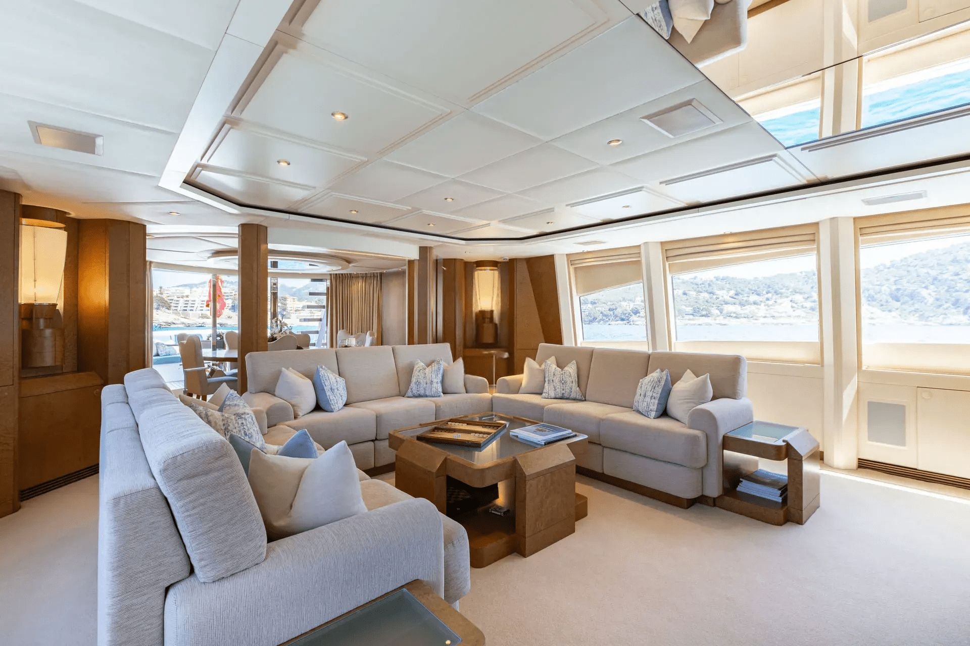 BENITA BLUE Interior