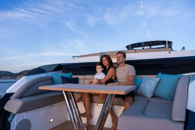 Blue infinity One Lifestyle