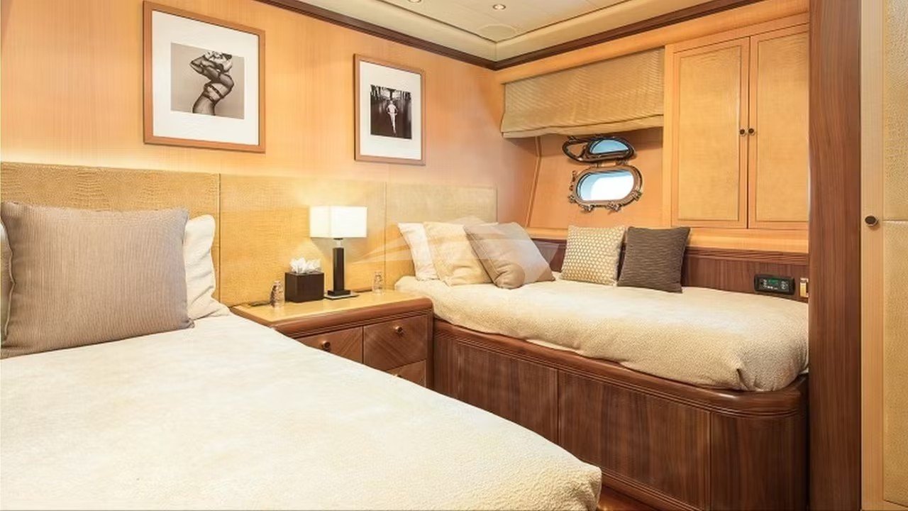 MRS GREY Interior