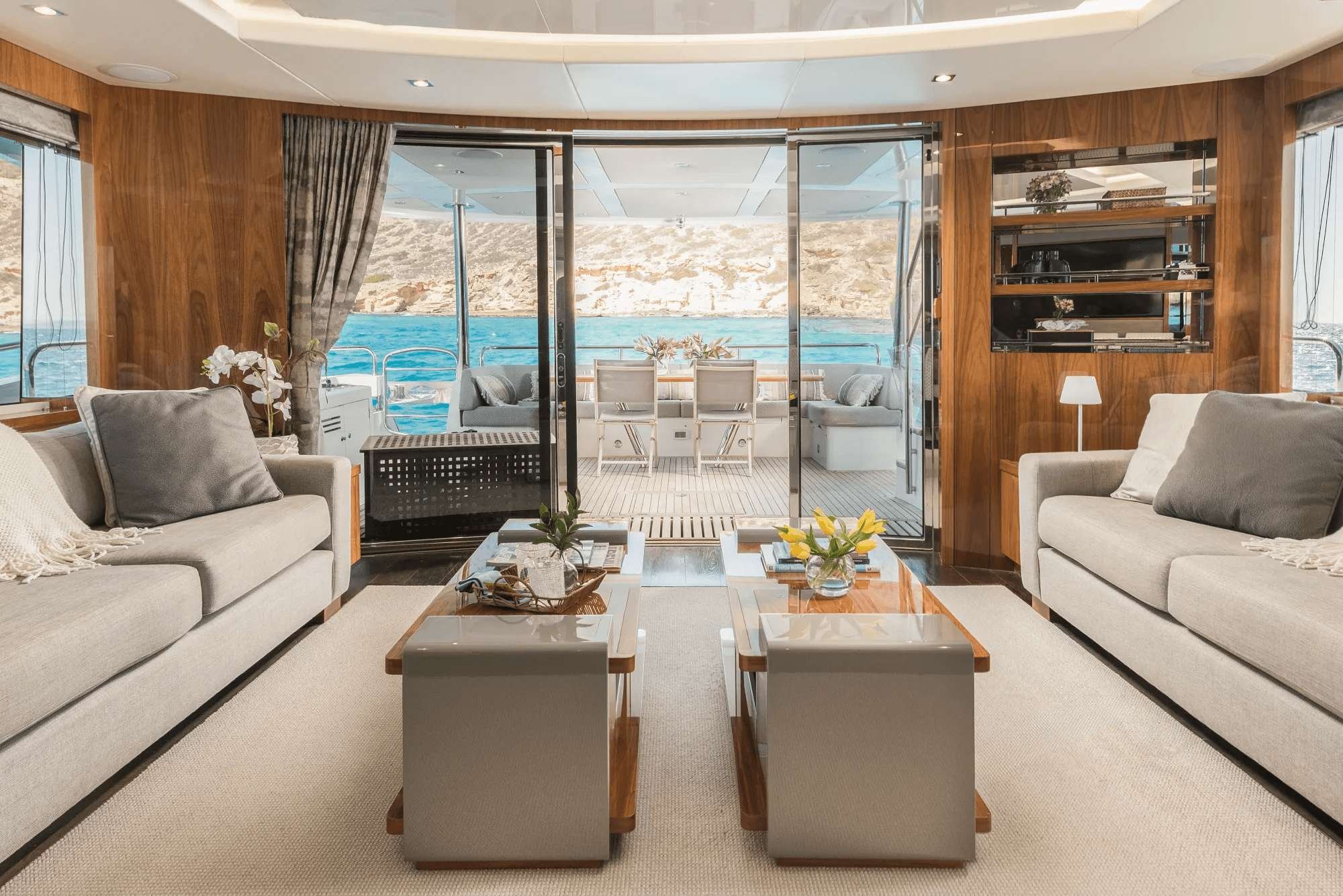 SEA WATER II Interior