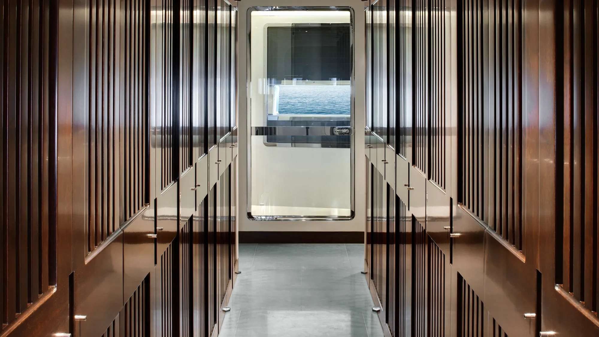VERTIGO Interior