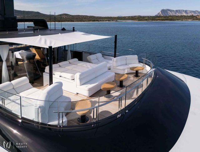 STARFIRE Exterior