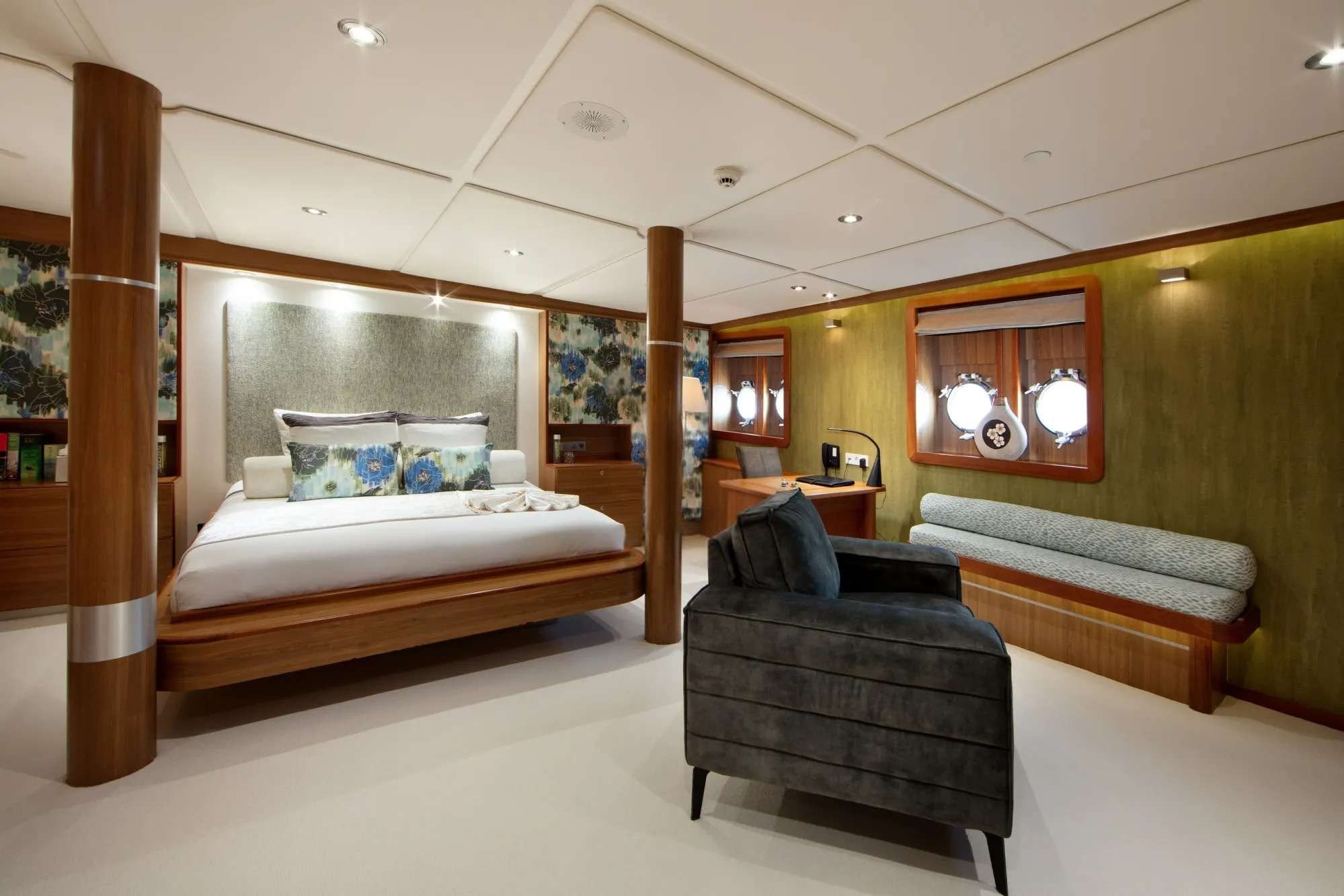 SHERAKHAN Interior