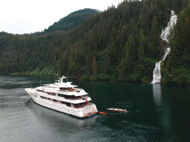 BLUE MOON Exterior