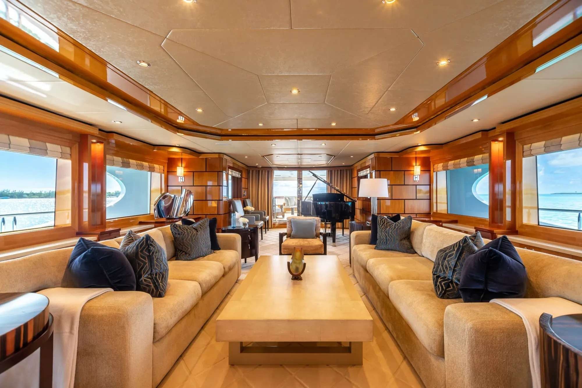 IMPROMPTU Interior
