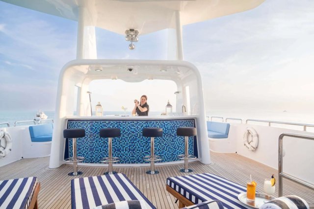 ISLAND HEIRESS Lifestyle