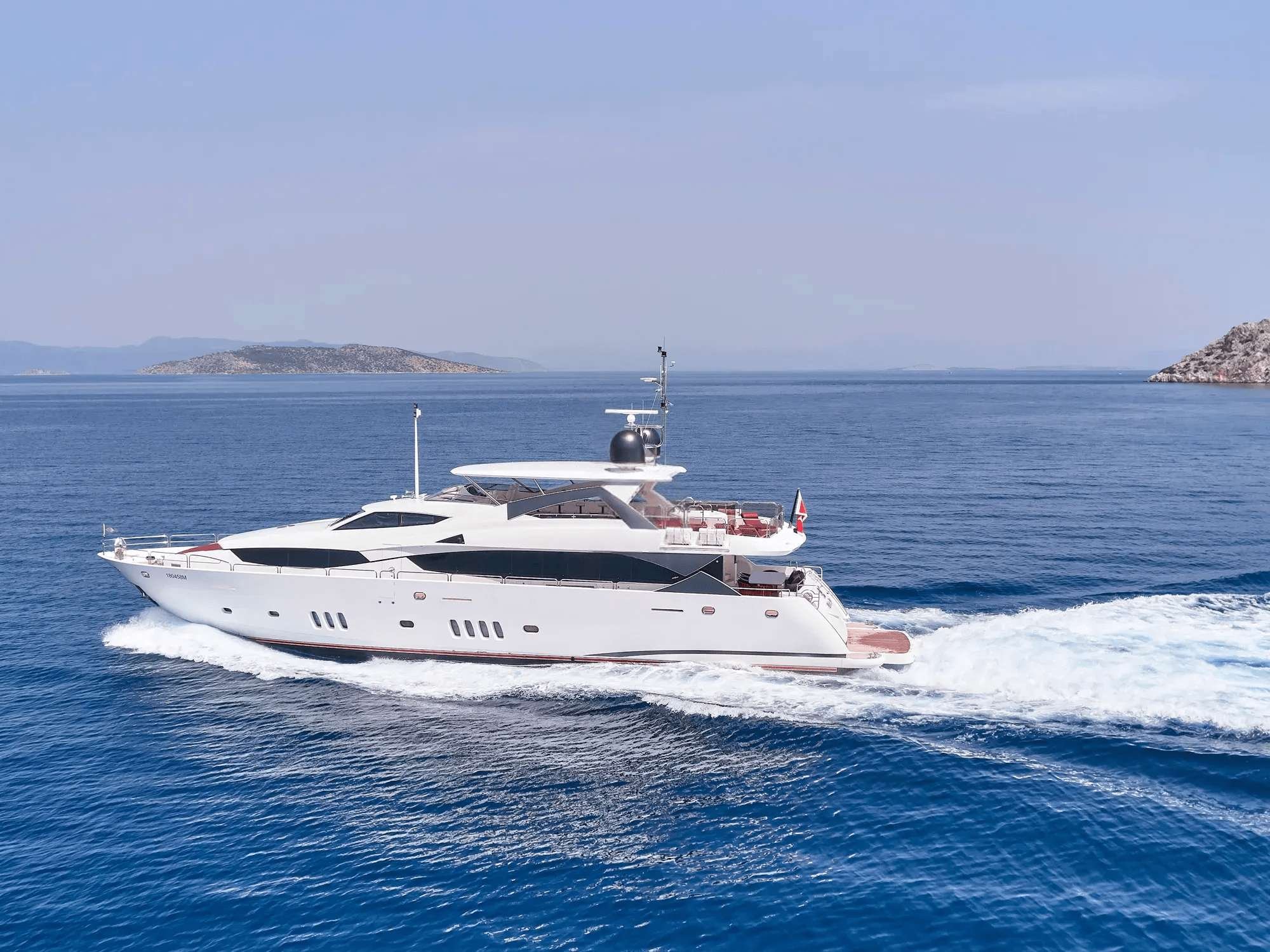 WHITE PEARL I Exterior