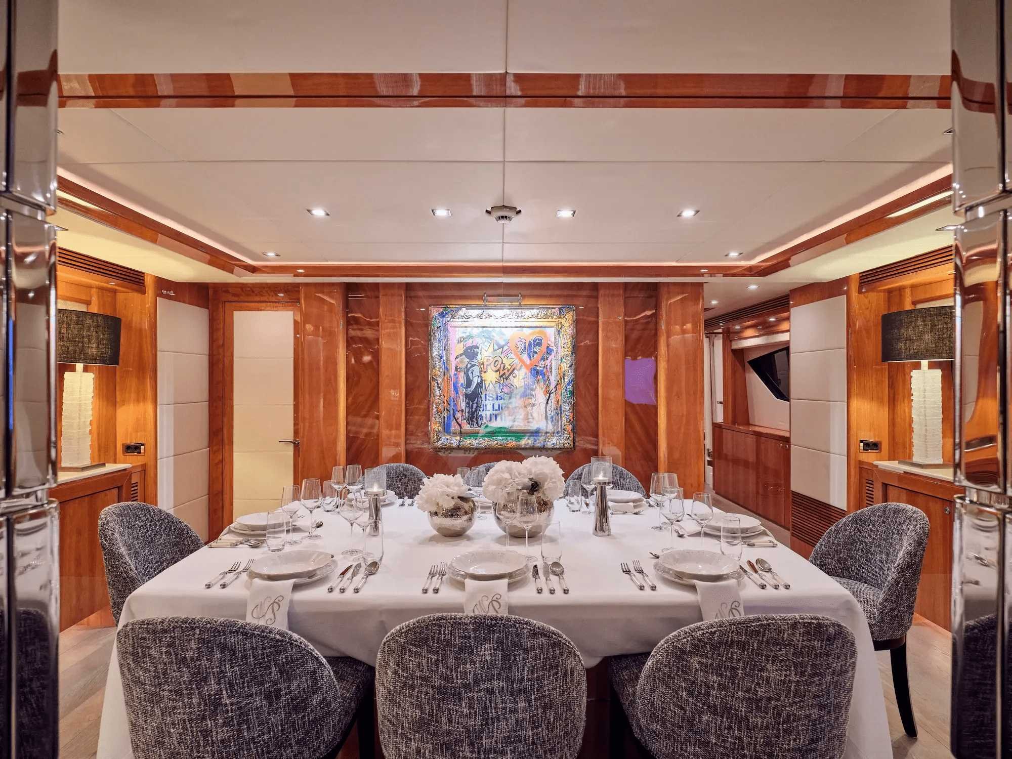 WHITE PEARL I Interior