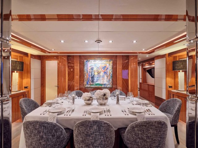 WHITE PEARL I Interior