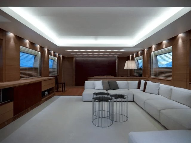 FELIGO V Interior