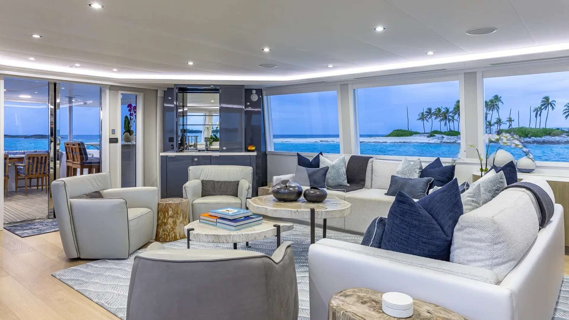 HANNAH Interior