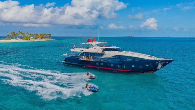 ONE AND ONLY Exterior