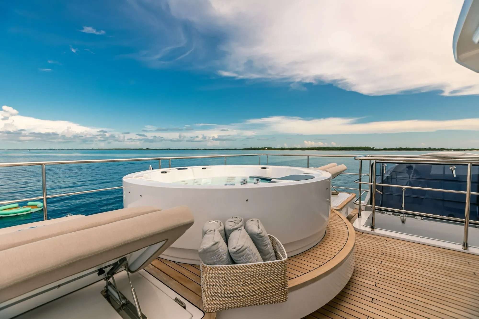 MAREA LA NAUTICA Exterior