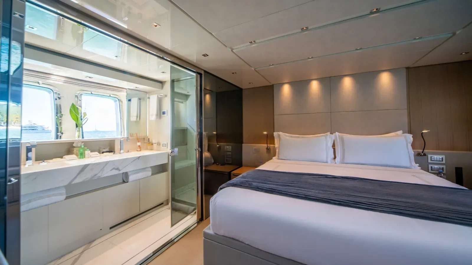 SQUALO Interior