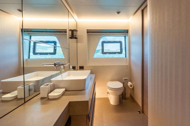 EXIT STRATEGY Interior