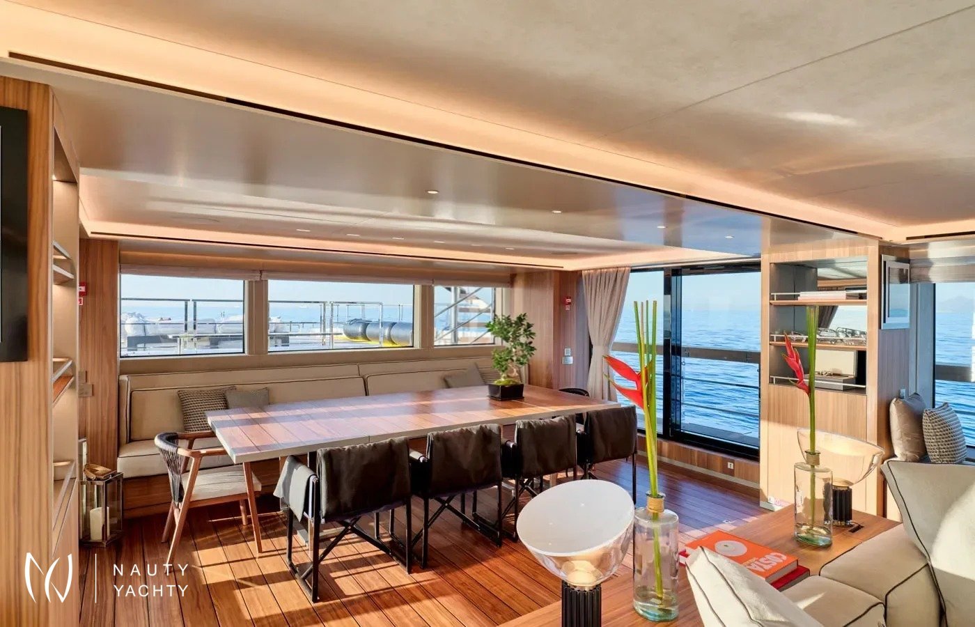 PARA BELLVM Interior