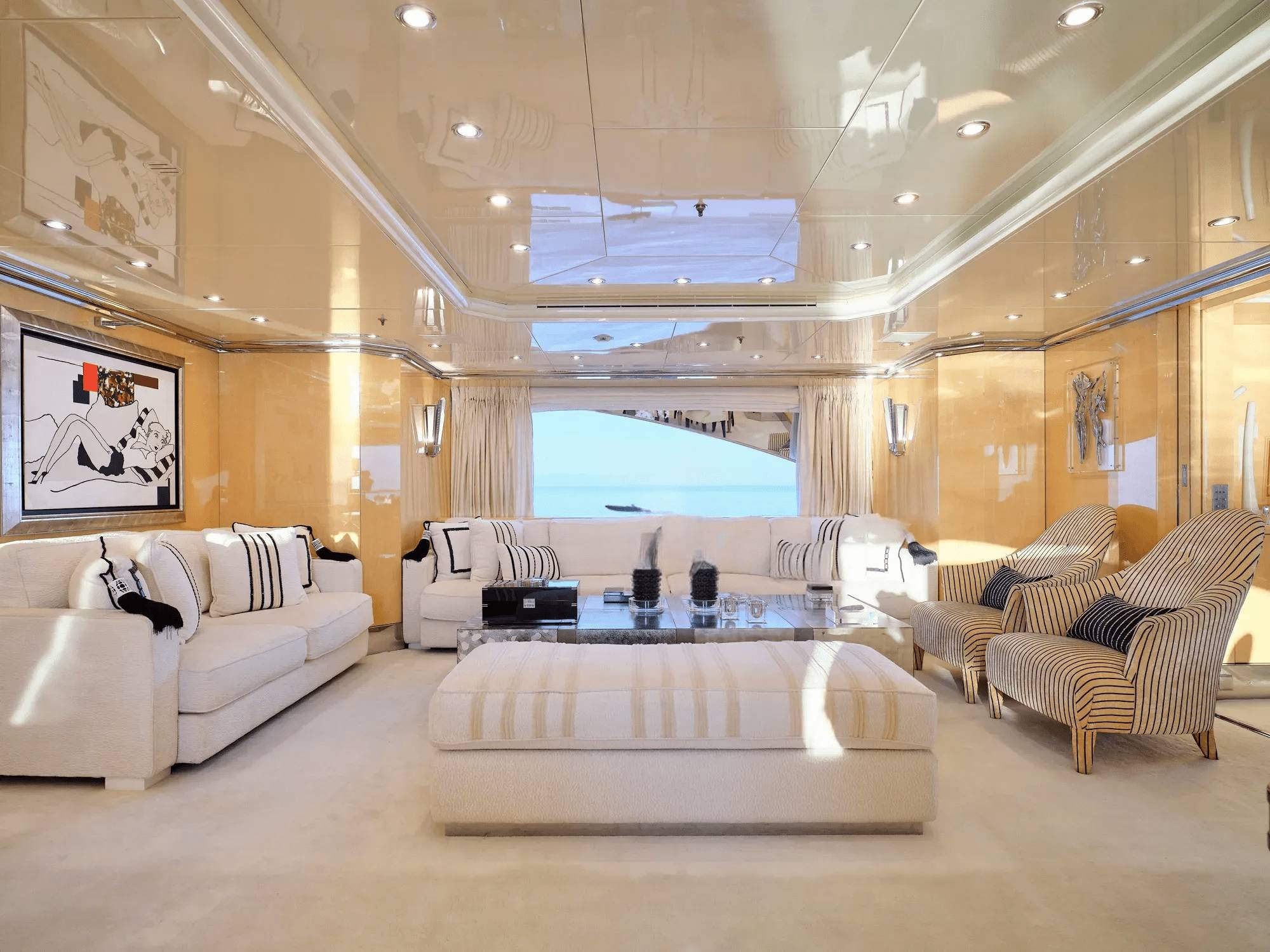 SUNDAY Interior