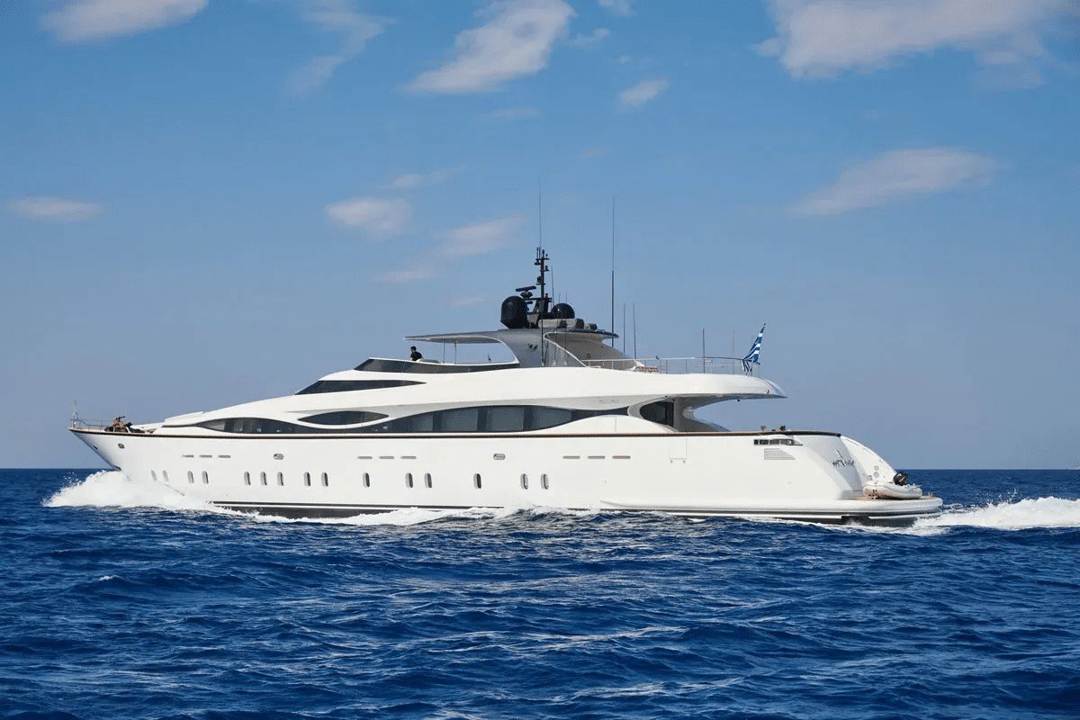 WHITE KNIGHT Exterior