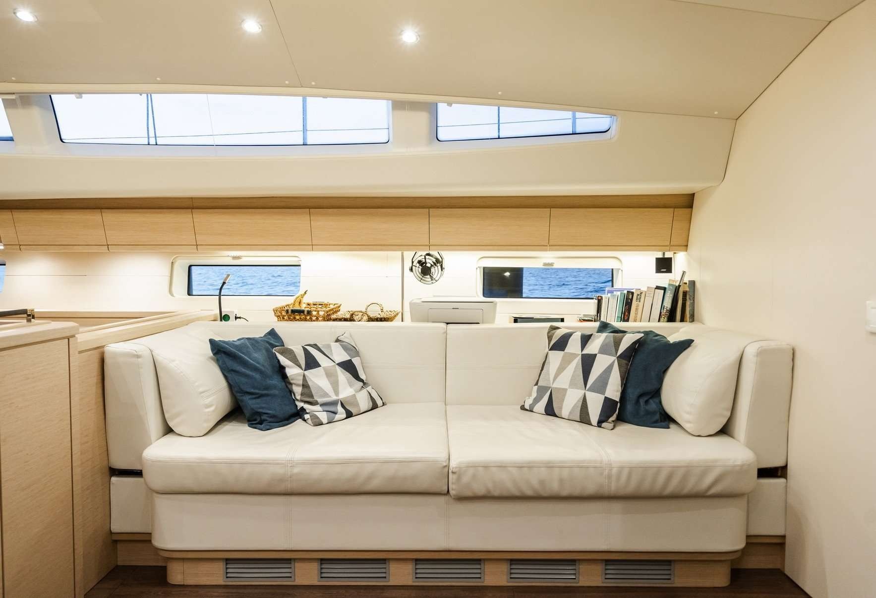LIFE TIME Interior