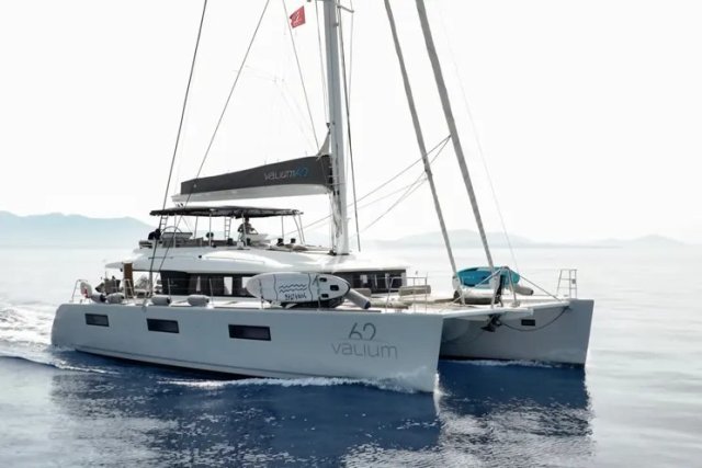 VALIUM 62 Exterior