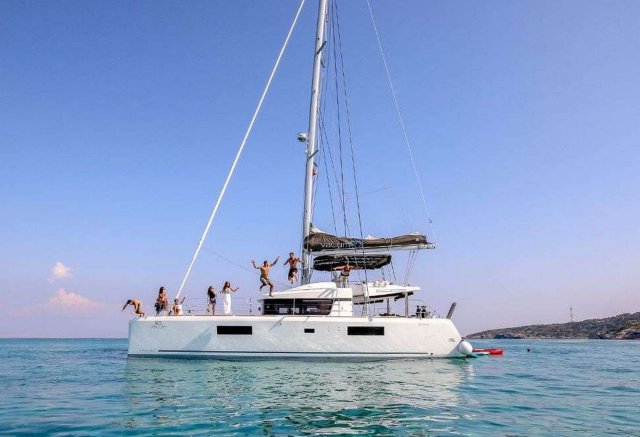 ELVIRA 52