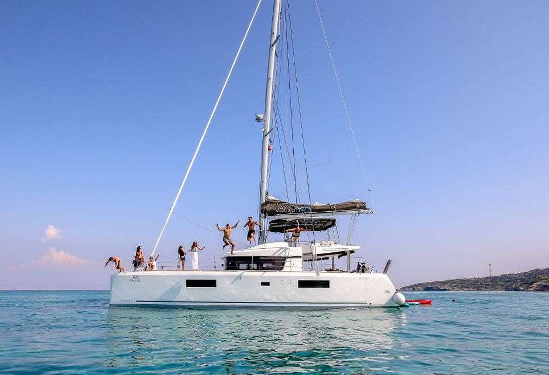 ELVIRA 52 Exterior