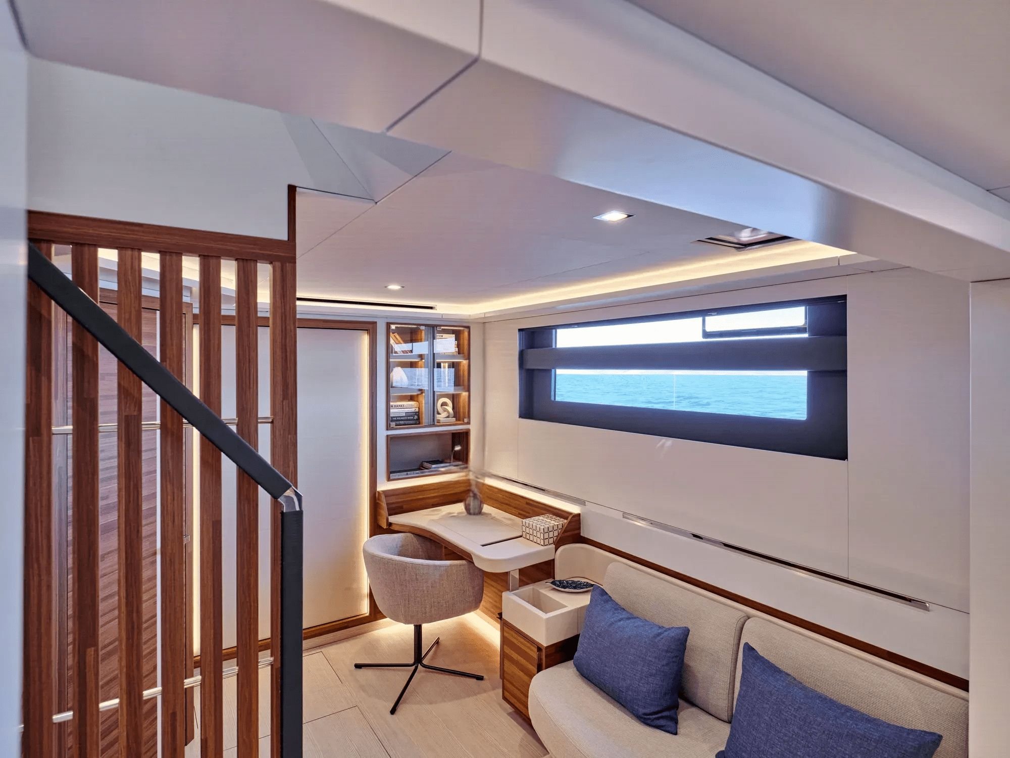 AD ASTRA Interior