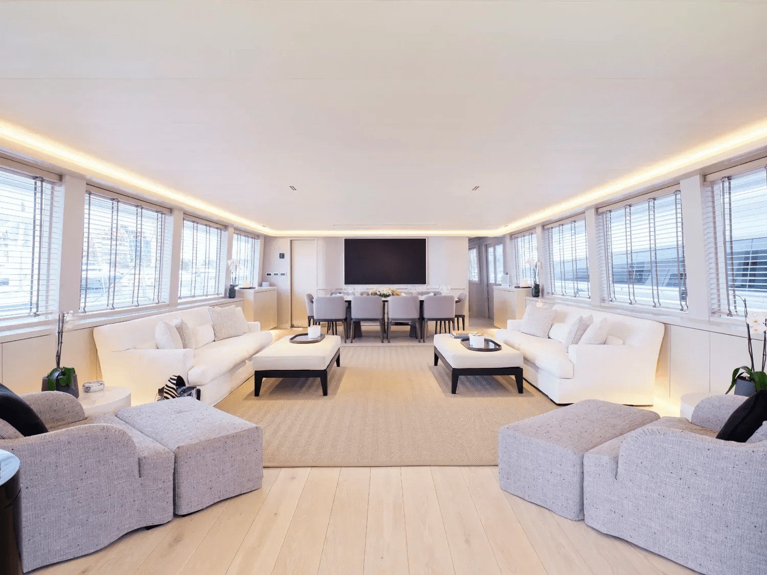 ENDLESS SUMMER Interior