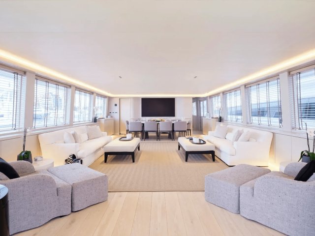 ENDLESS SUMMER Interior