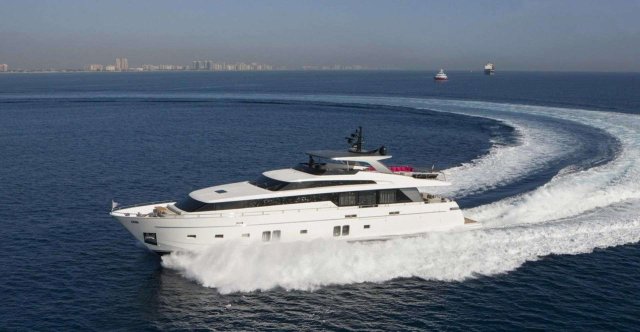 GOLDEN YACHT