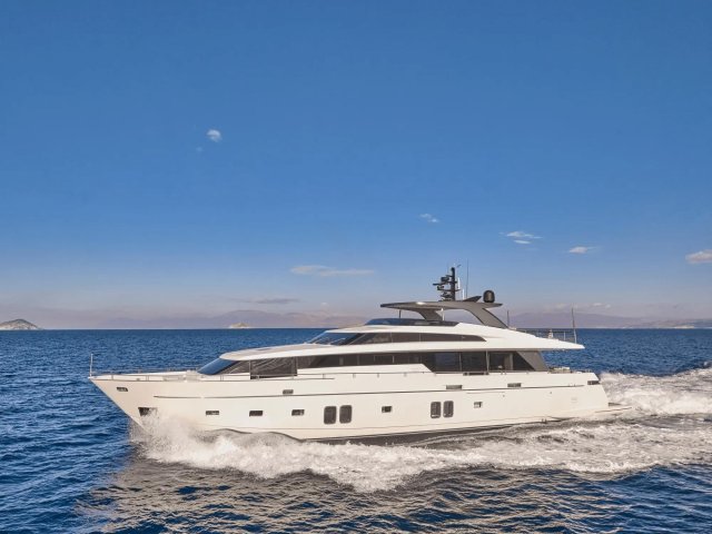GOLDEN YACHT Exterior