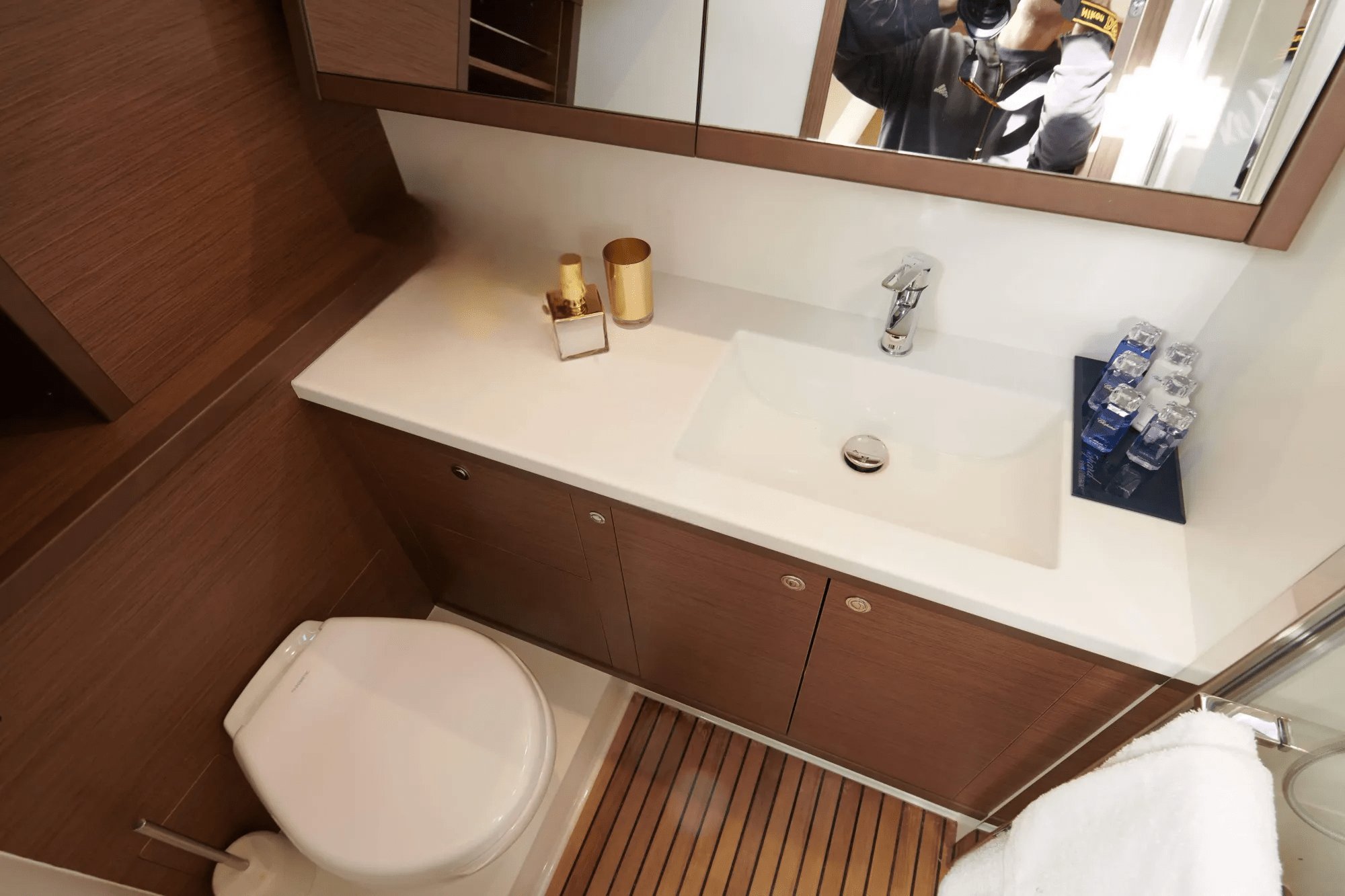 FLO Interior