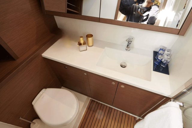FLO Interior