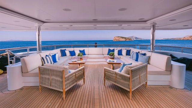 IDYLLIC Exterior