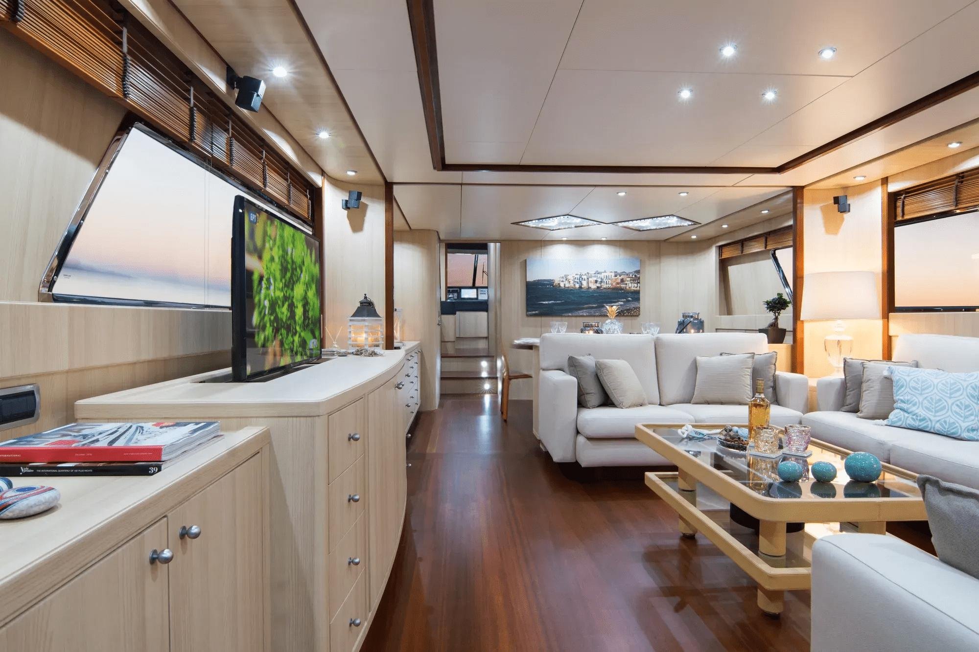 AFRICA I Interior