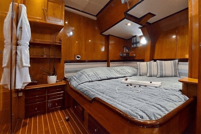 WIND OF CHANGE Interior