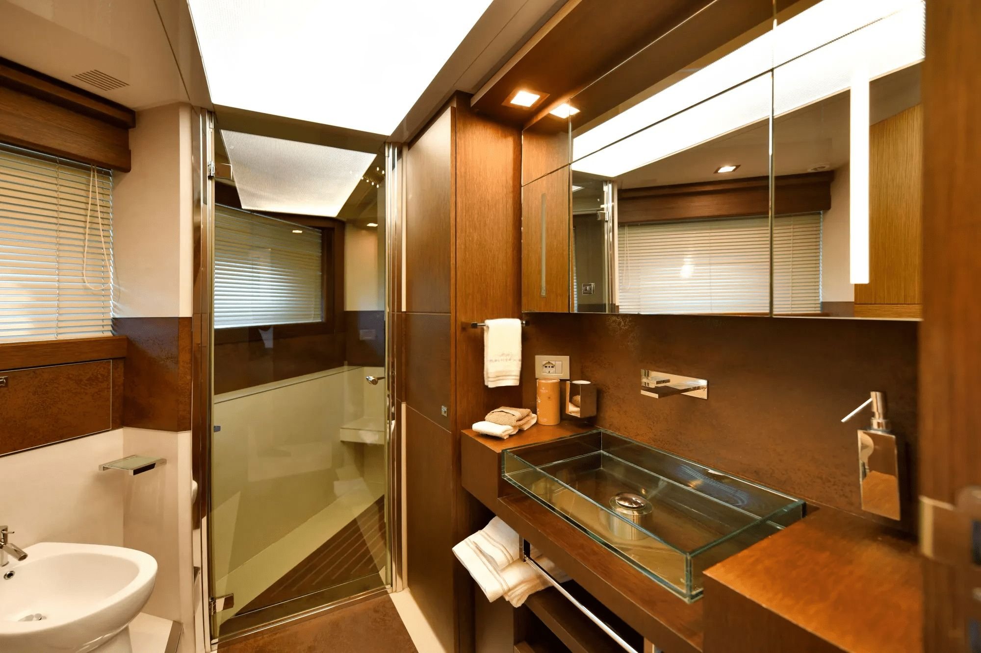 INFINITAS Interior
