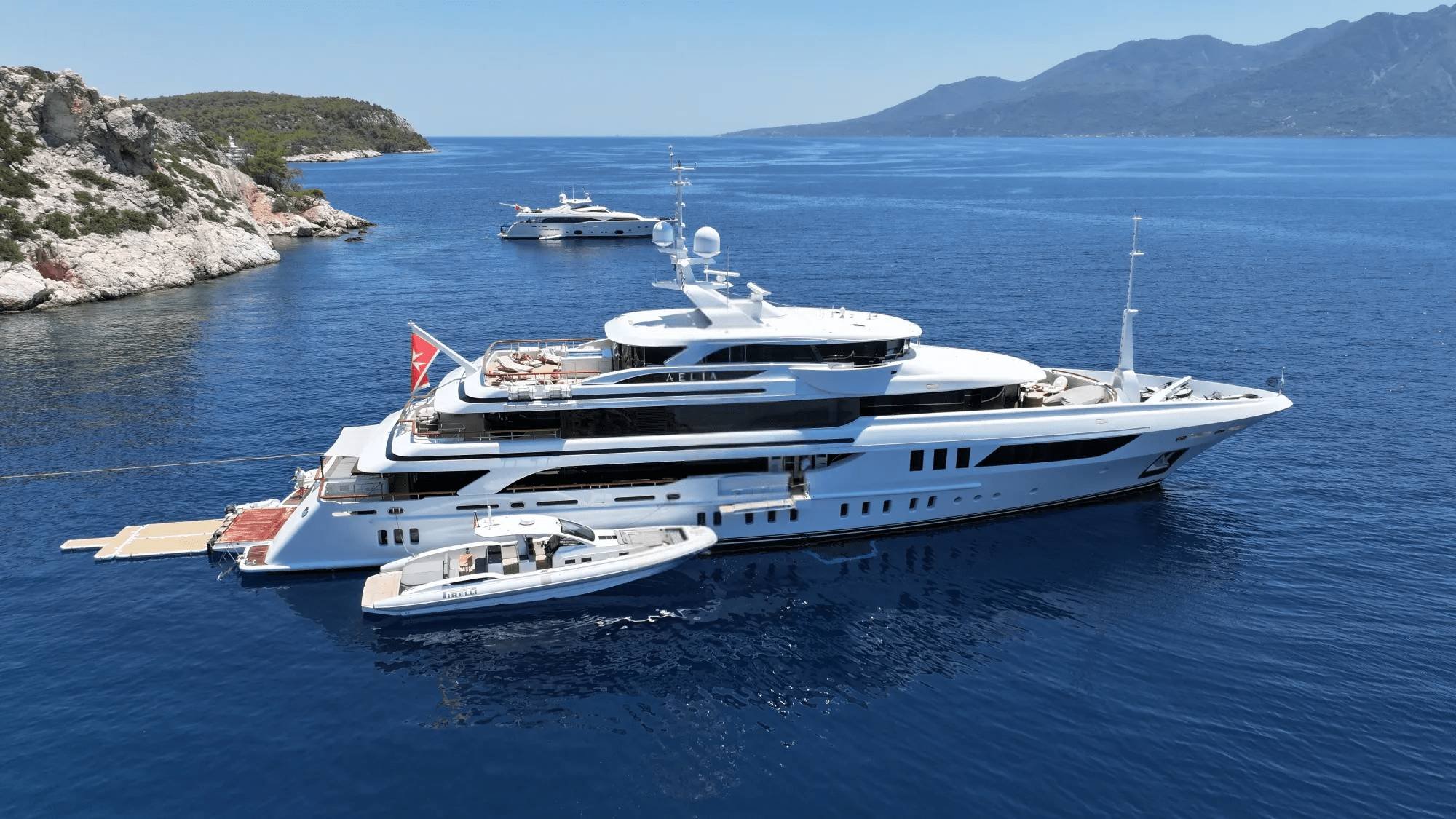 AELIA Exterior
