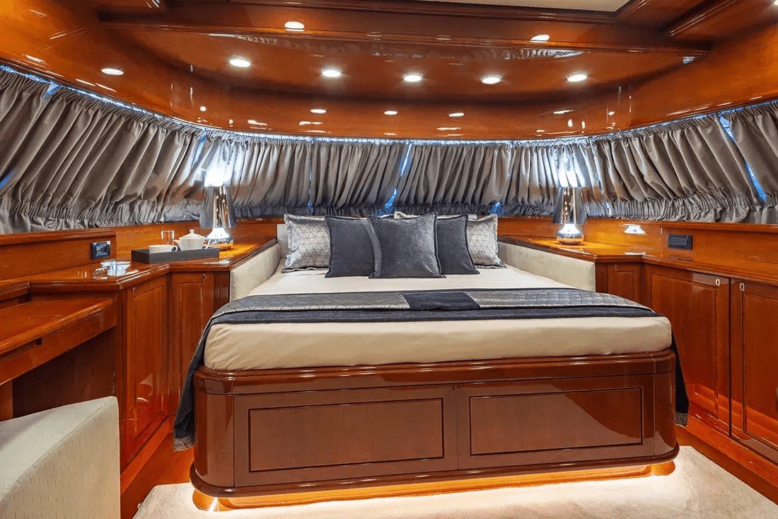 DIVINE Interior