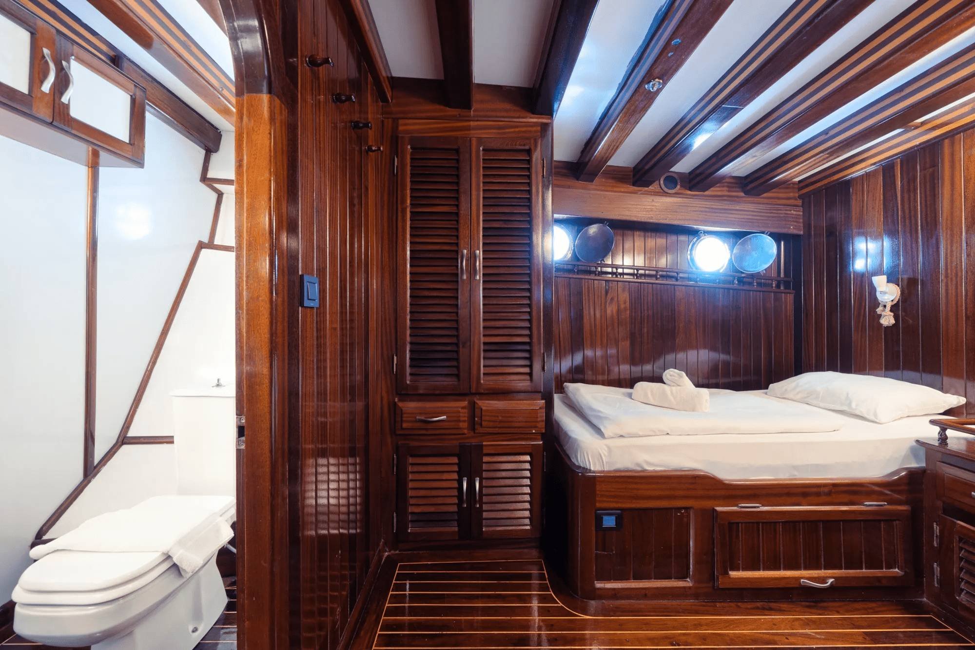 THALASSA Interior