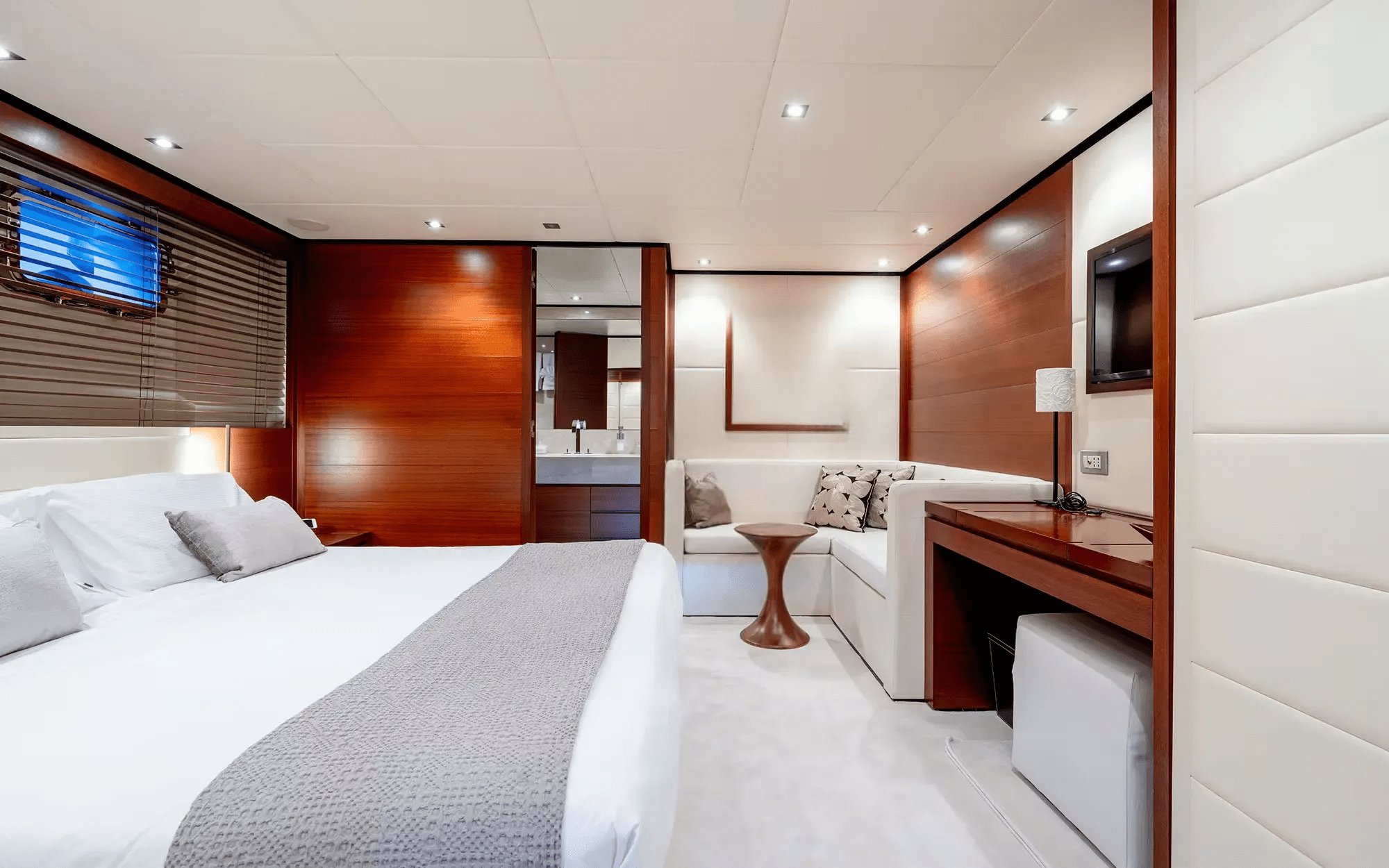 ANNAMIA Interior