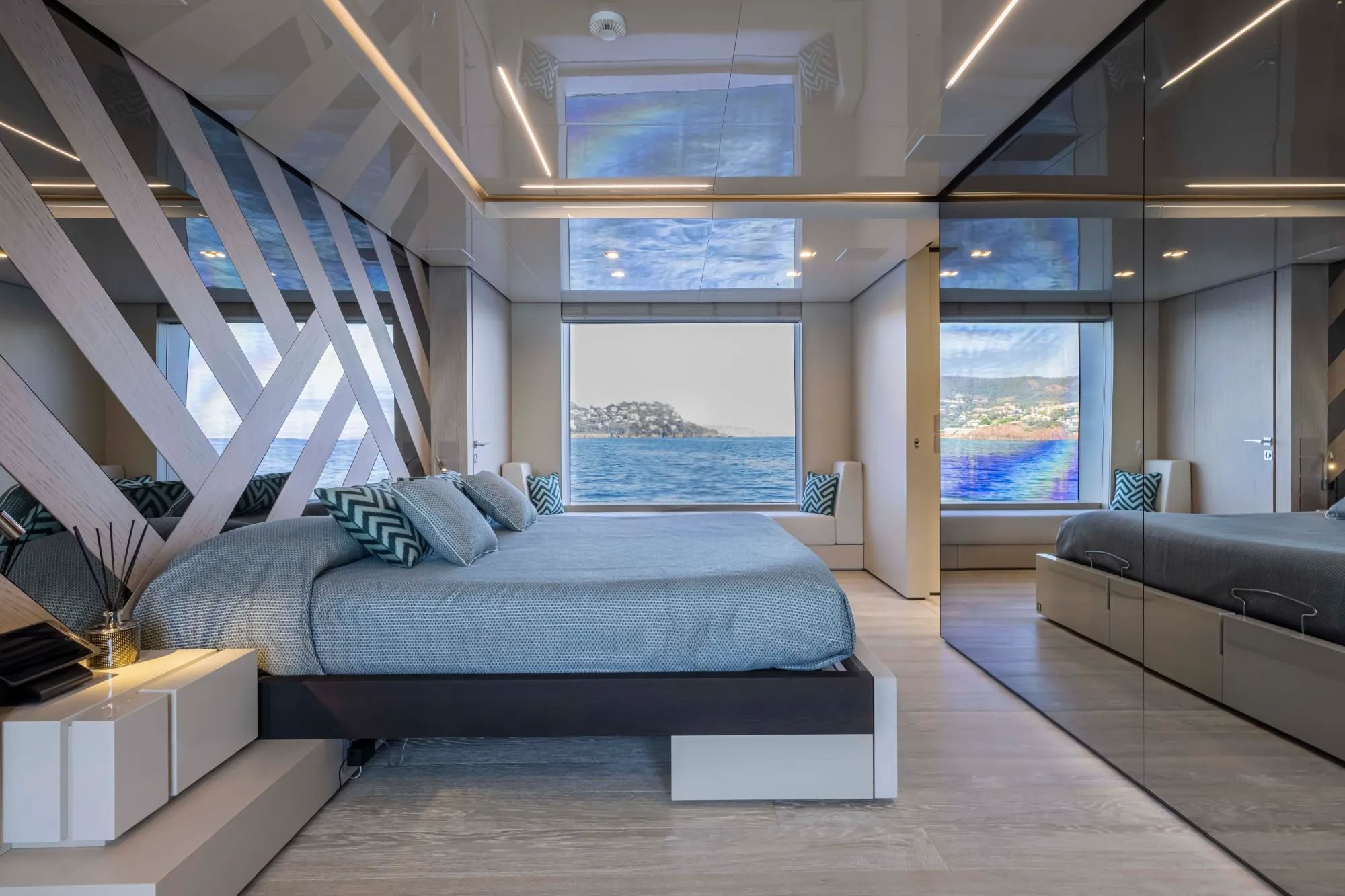 EMOCEAN Interior