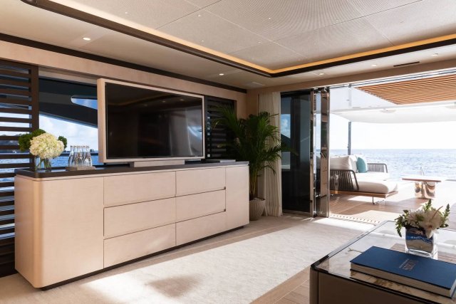 FANTASEA Interior