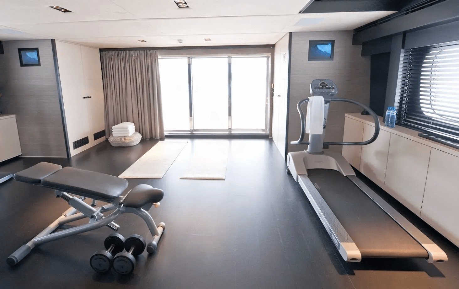 LATITUDE Interior
